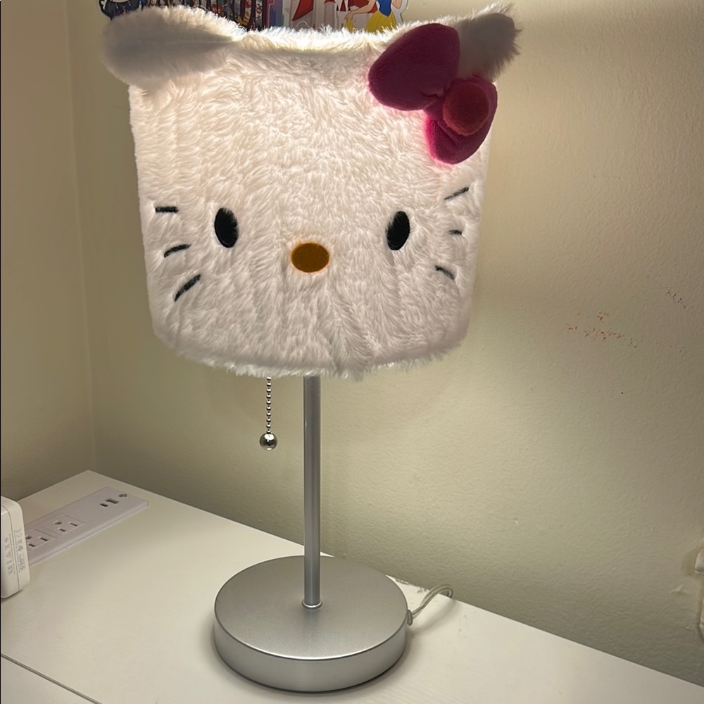 Hello Kitty Furry Pink and White Lamp